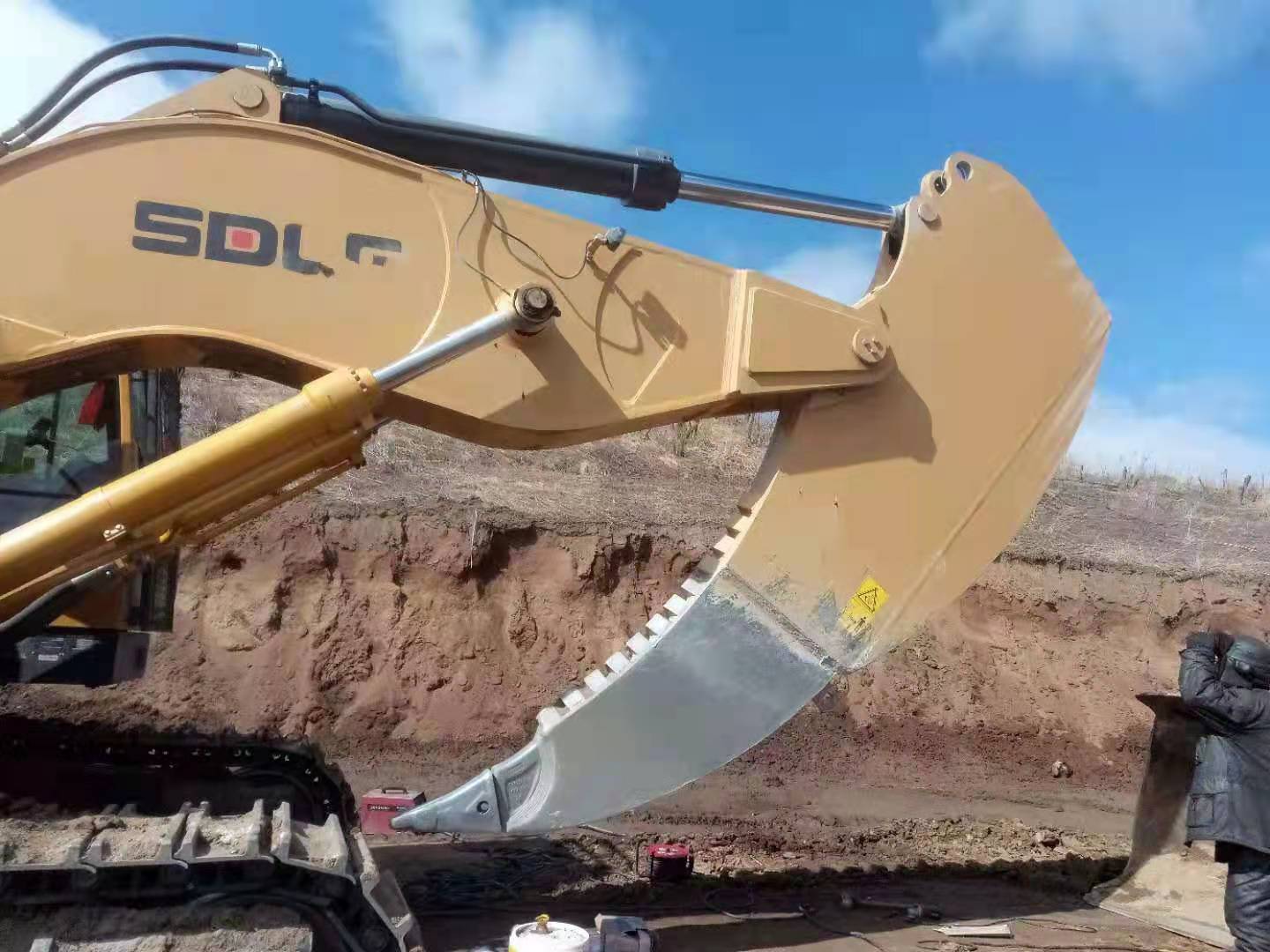 Мега рыхлитель Мега рыхлитель