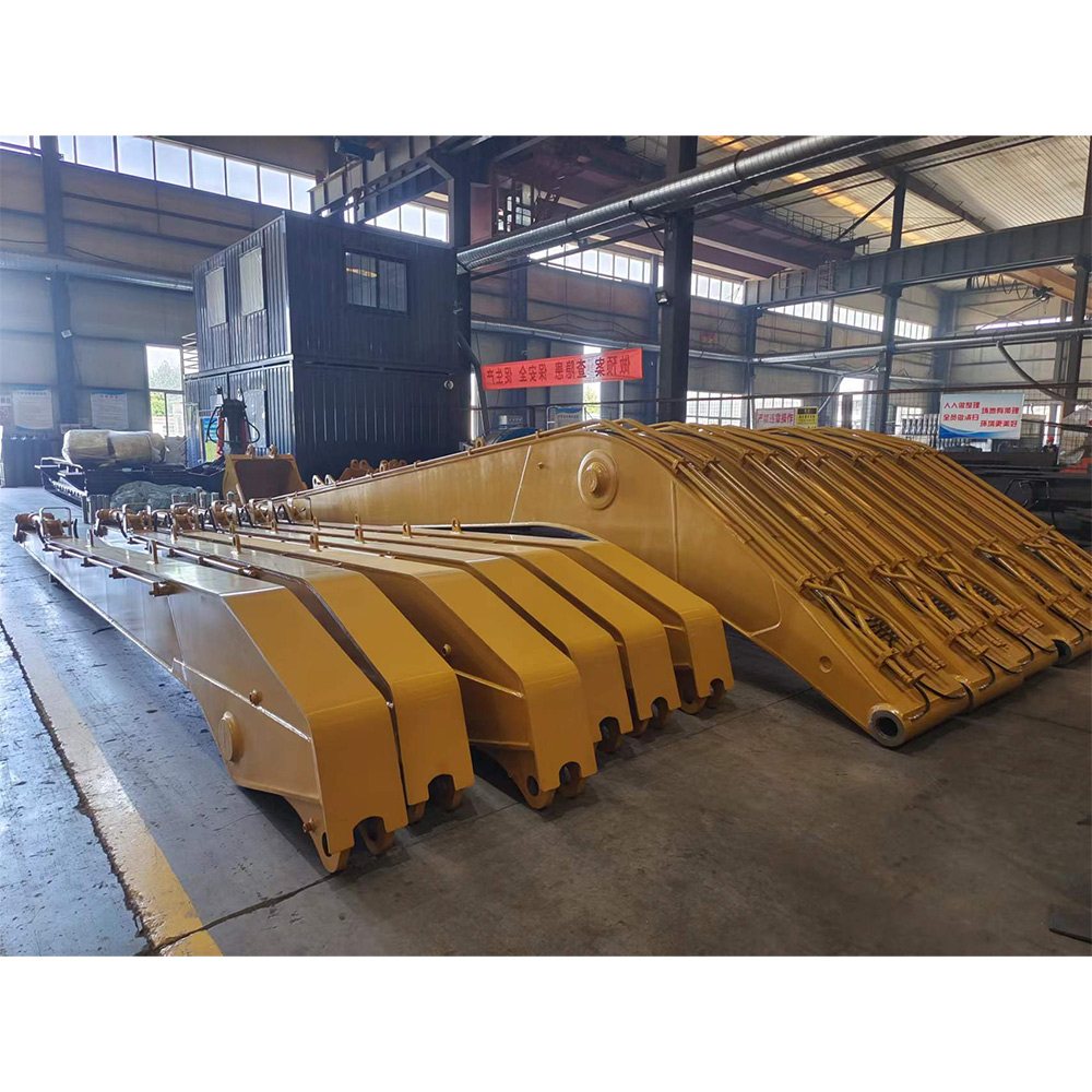 удлинённая стрела экскаватора