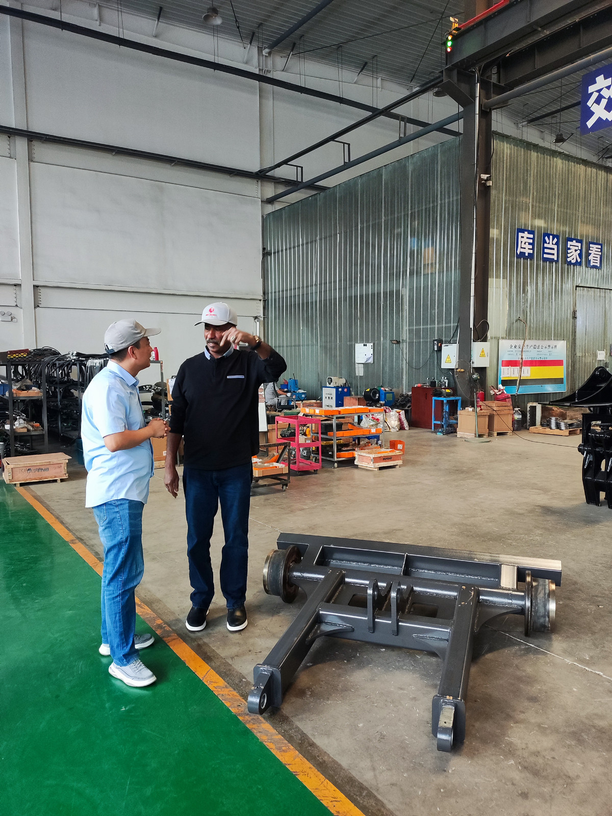 1750493251496533.jpg 苏丹客户来访1.jpg