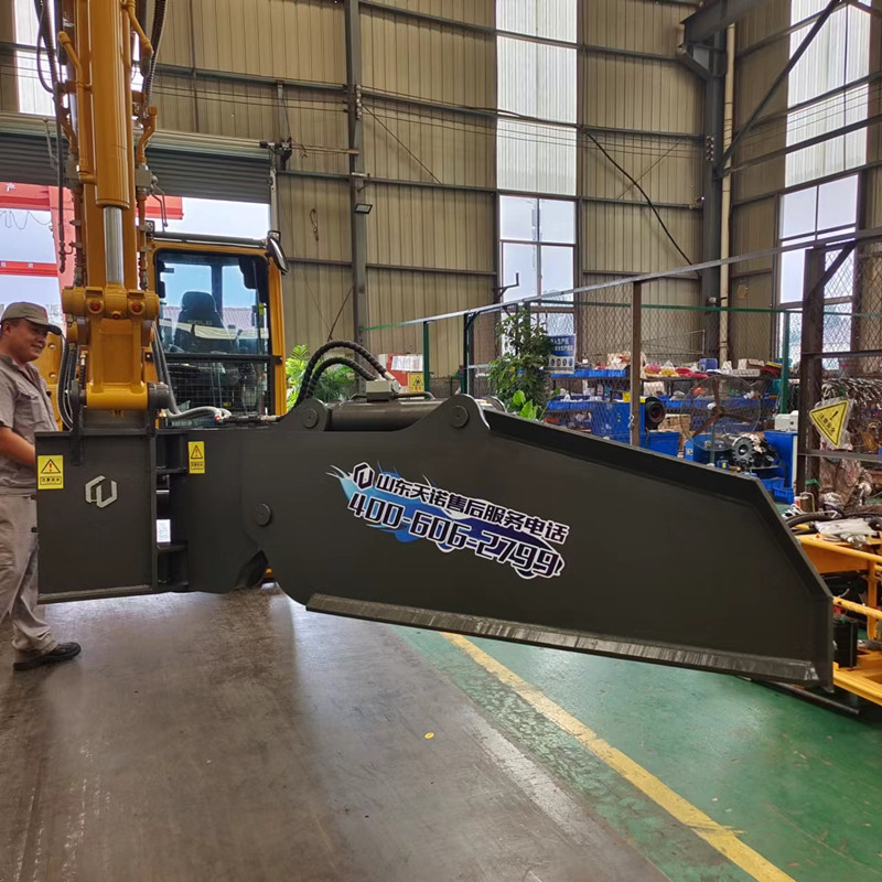 Машина для очистки откосов железнодорожного экскаватора