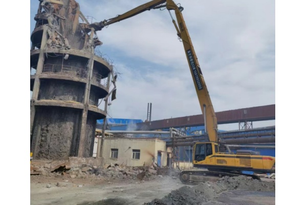 Экскаватор с захватом для стального лома Экскаватор с захватом для стального лома