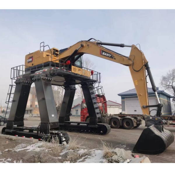 Разгрузочный поезд экскаватор длинные ноги Разгрузочный поезд экскаватор длинные ноги