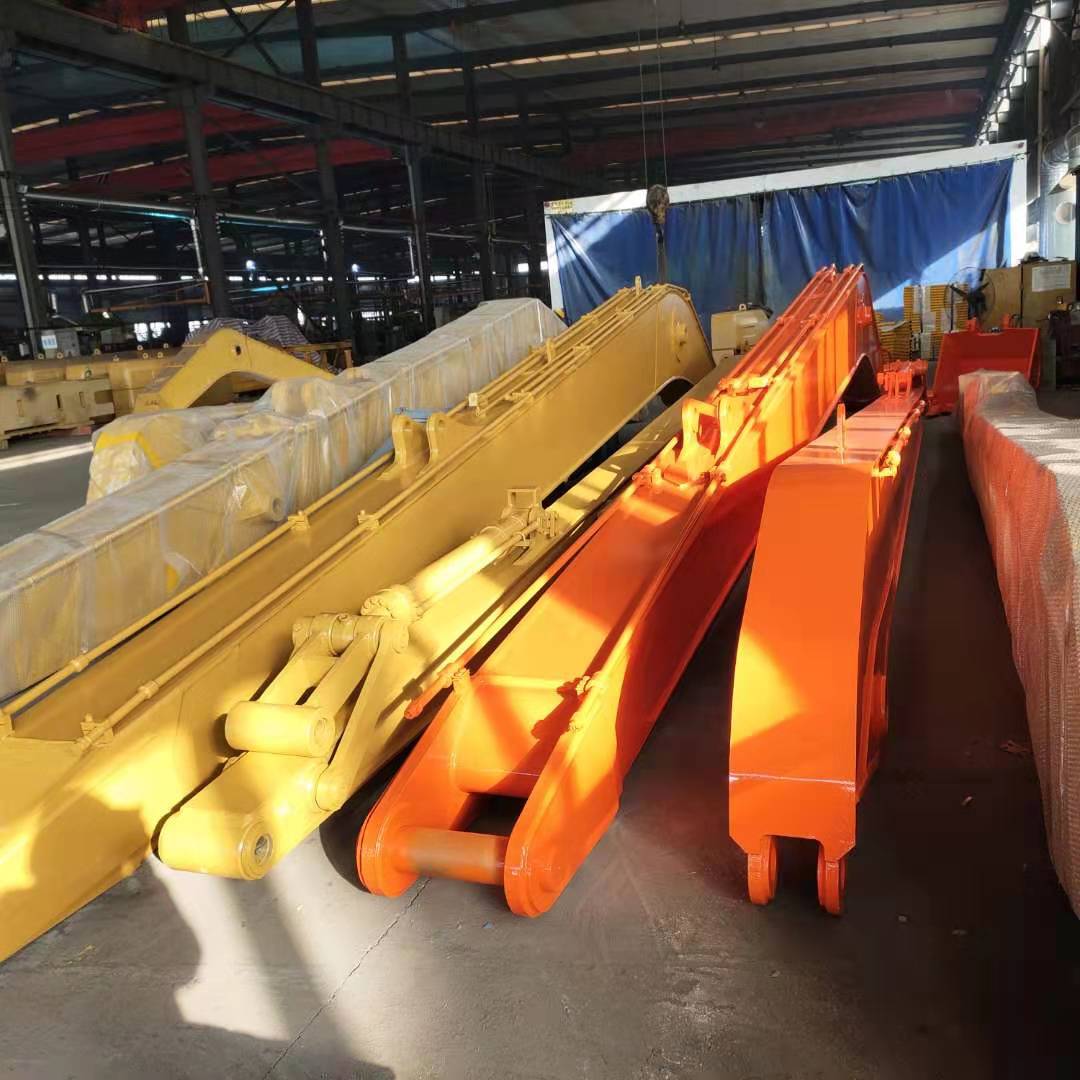 удлинённая стрела экскаватора