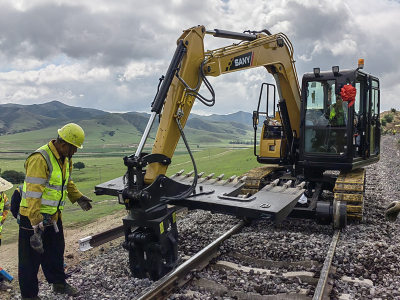 Замена шпал на железнодорожных 