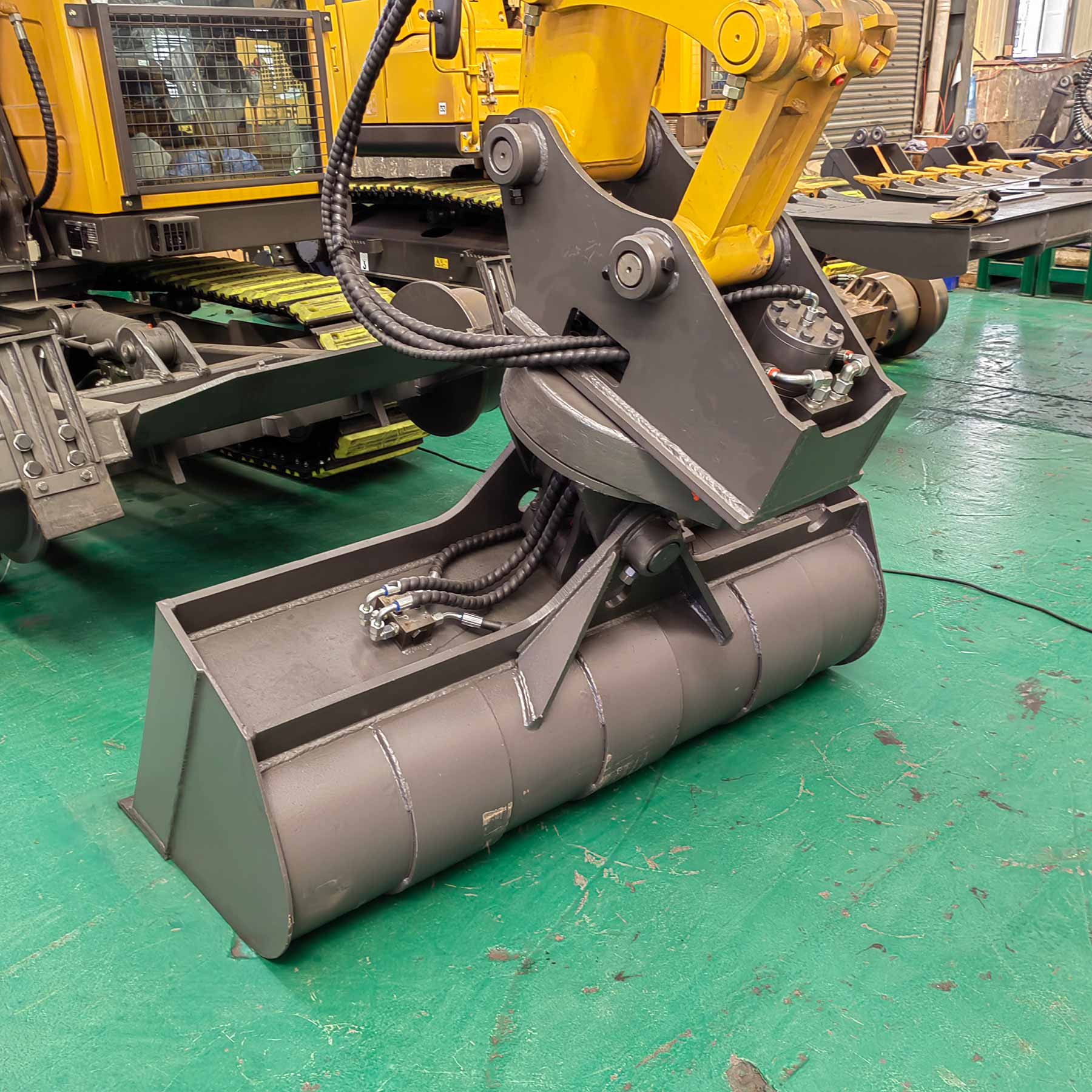 Поворотный планировочный ковш