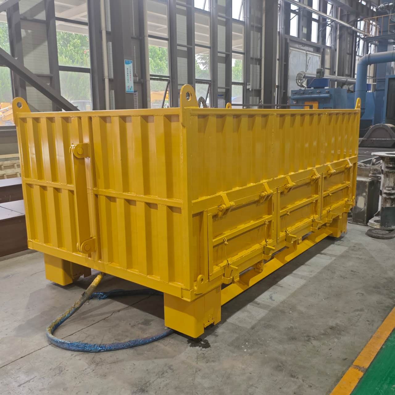 Саморазгружающийся вагон для перевозки железнодорожного балласта Саморазгружающийся вагон для перевозки железнодорожного балласта