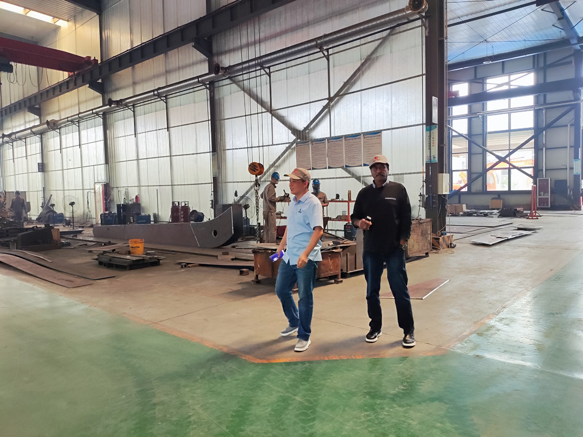 1750493269351180.jpg 苏丹客户来访 2.jpg