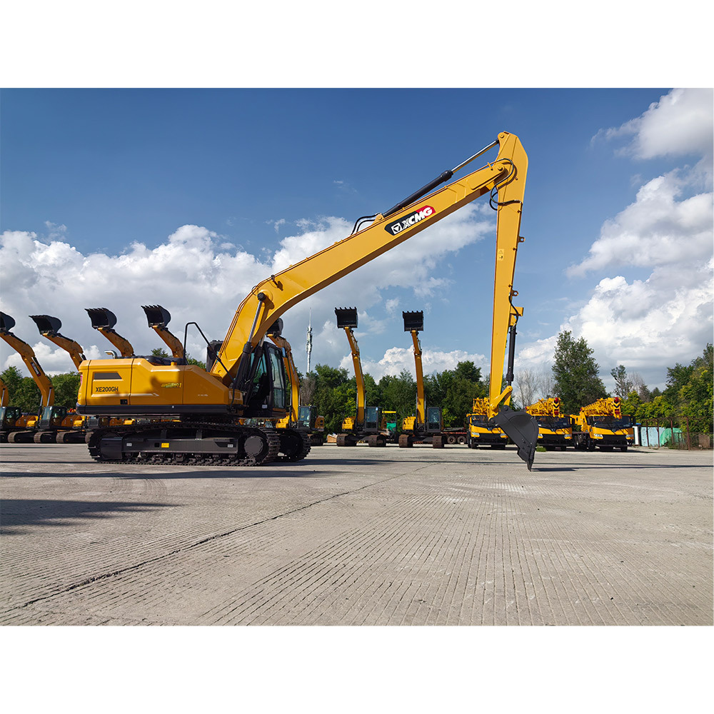 удлинённая стрела экскаватора