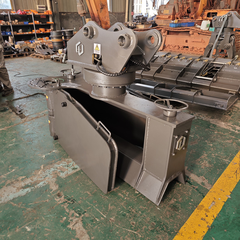 Железнодорожный экскаватор с балластным плугом Железнодорожный экскаватор с балластным плугом